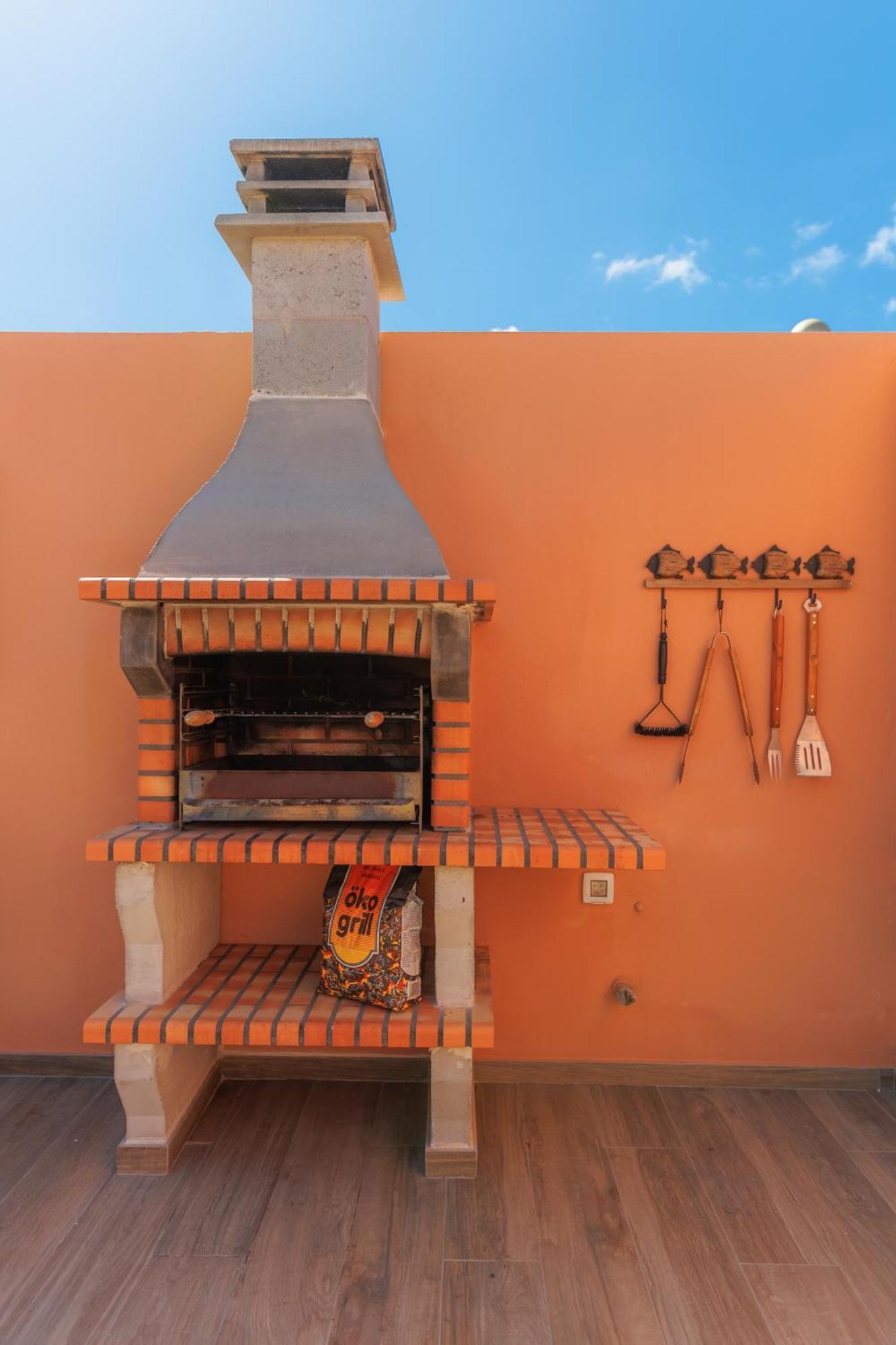 Villa Jacuzzi & Barbecue Ла Олива Екстериор снимка