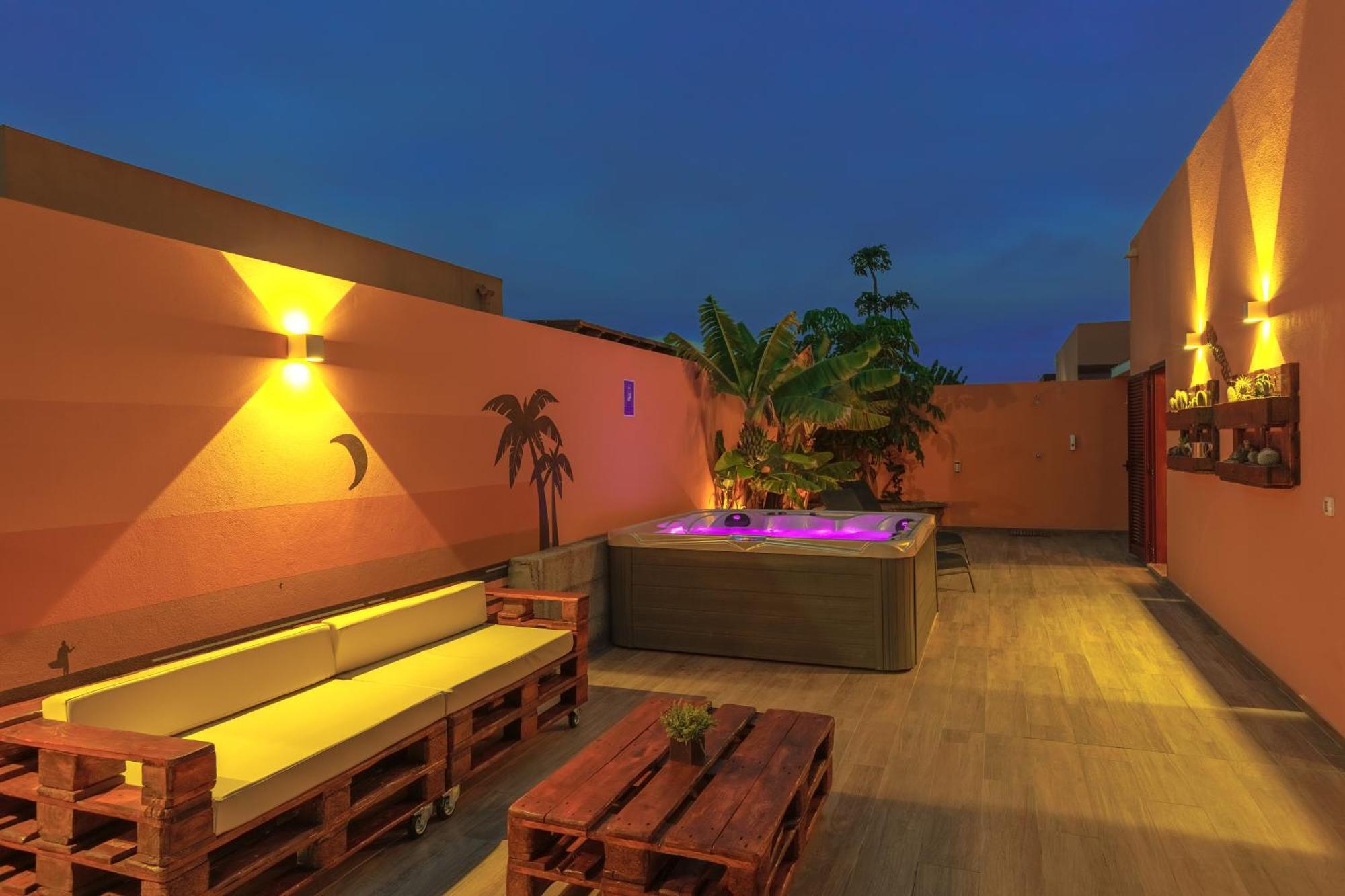 Villa Jacuzzi & Barbecue Ла Олива Екстериор снимка