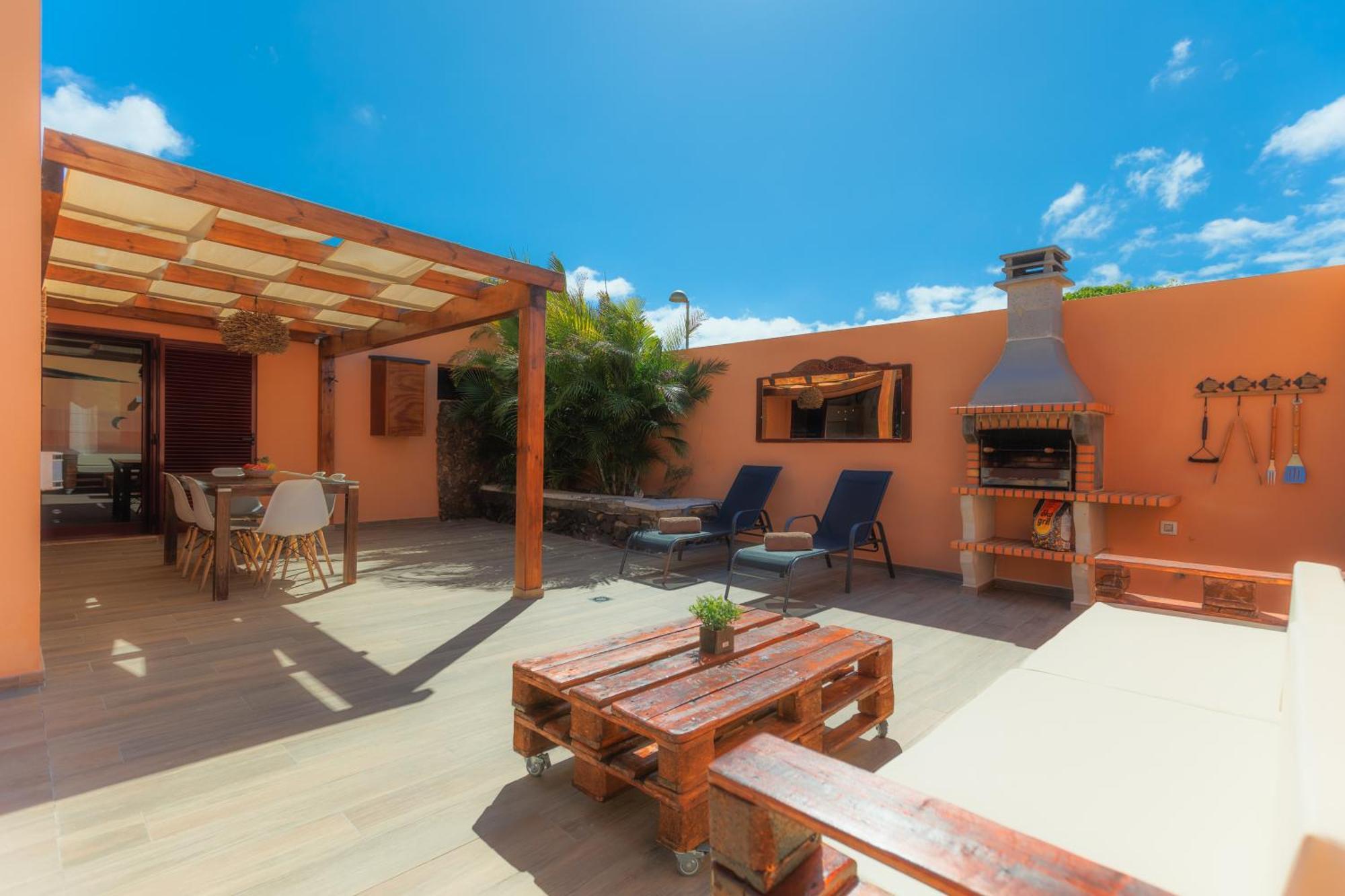 Villa Jacuzzi & Barbecue Ла Олива Екстериор снимка